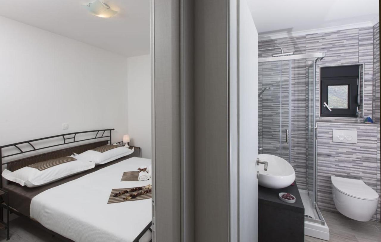 Villa Regina With Heated Pool And Sea View Marina Exteriör bild